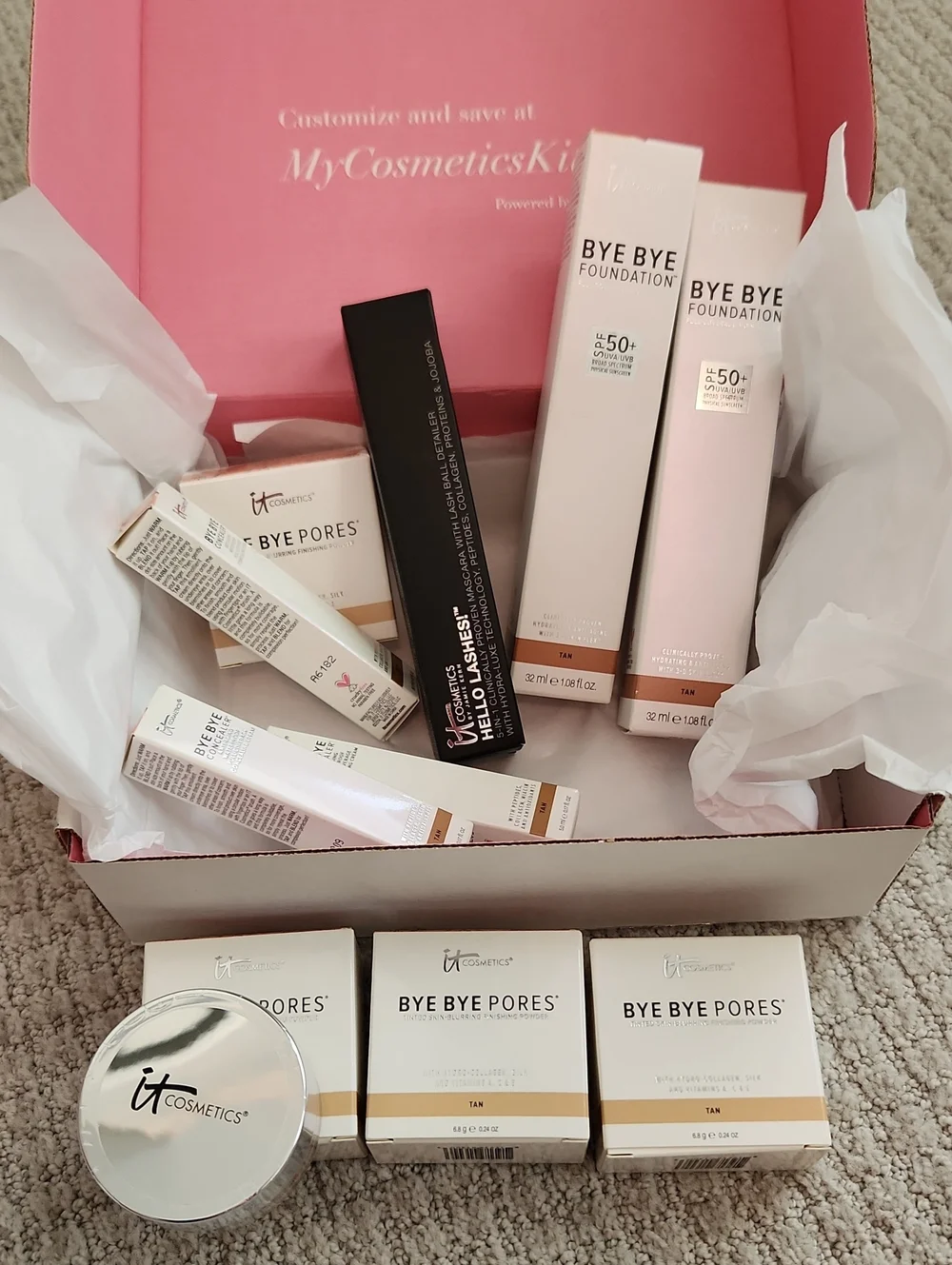 it cosmetics Bye Bye Foundation & Bye Bye Pores Set in Pink Packaging